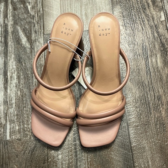 A New Day Women's Blush Sandals Size 8.5W - Picture 1 of 11